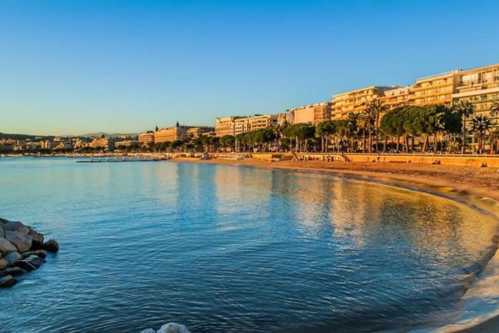 2 Bedrooms Seafront Канни Екстер'єр фото